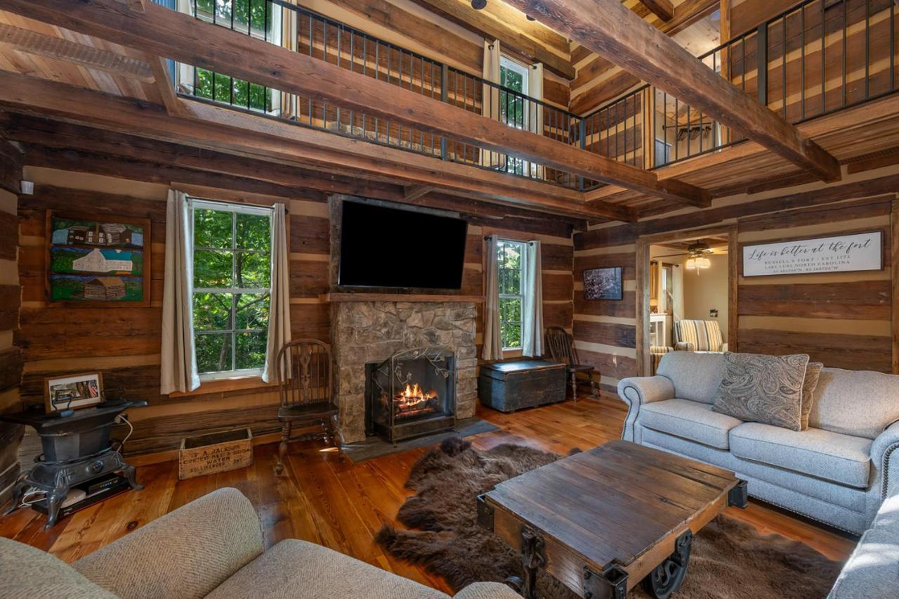 Russell'S Fort At White Oak Point: Historical Cabin On Lake Lure, Luxury, Direct Lake Access! Villa Buitenkant foto